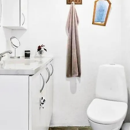 1 Bedroom Cozy In 펜션 론네