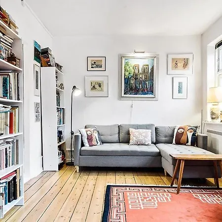 1 Bedroom Cozy In