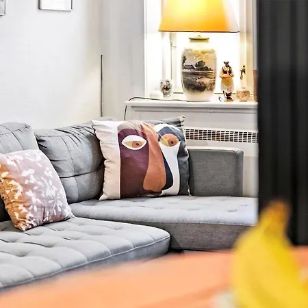 1 Bedroom Cozy In *